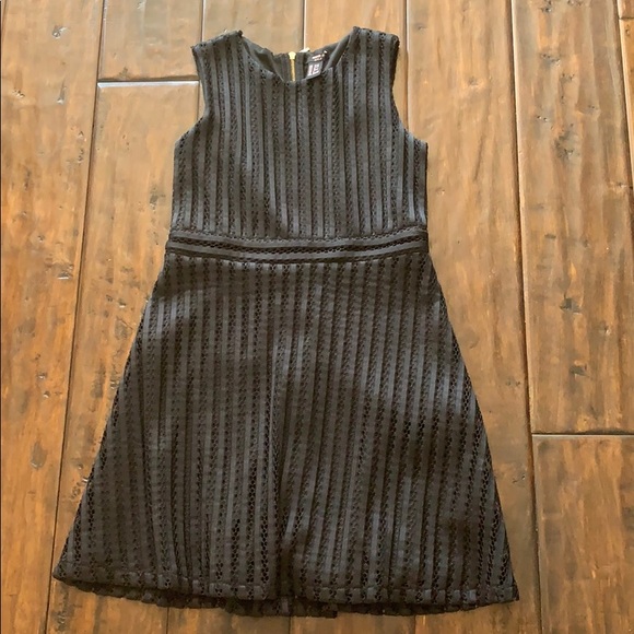 Black Textured Dress - Picture 2 of 3